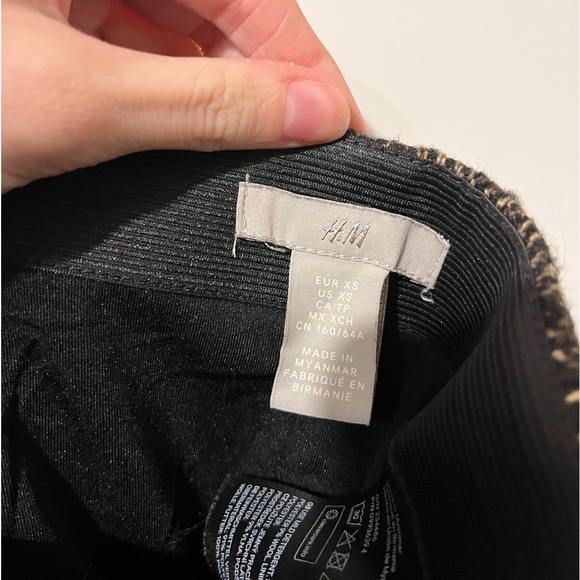 H&M Textured Weave Brown Mini Skirt - Picture 4 of 5